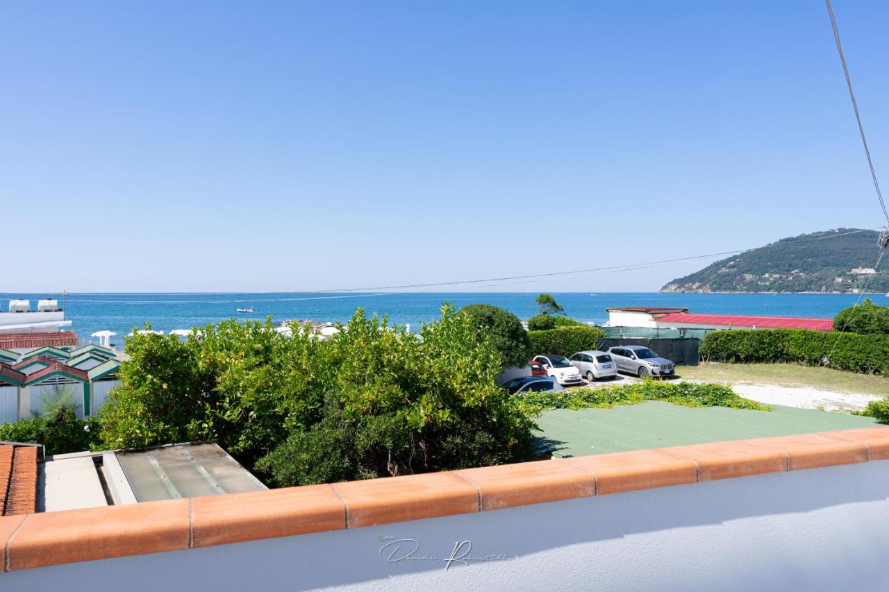 Casa Vacanze Vistamare Marinella di Sarzana Eksteriør billede